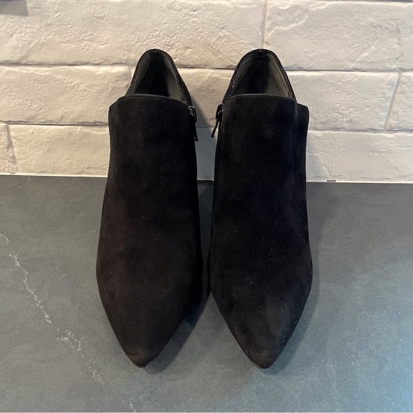 Charles by Charles David sz 7 black suede pointy toe heeled ankle booties - Picture 5 of 11